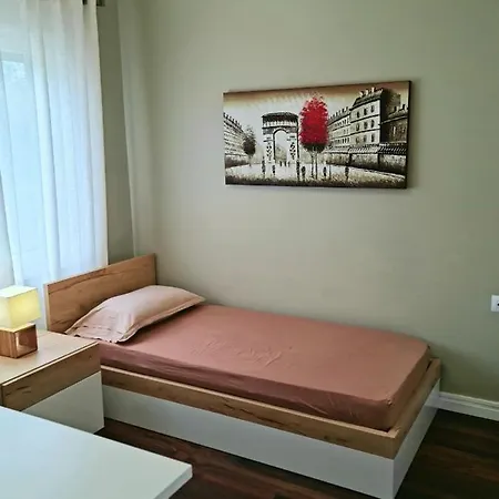 Limoni Luxury * Tirana