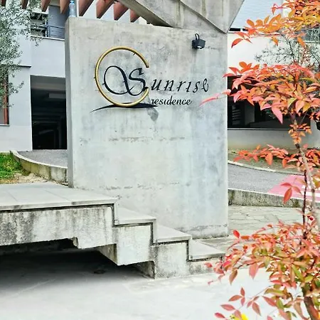 Limoni Luxury * Tirana